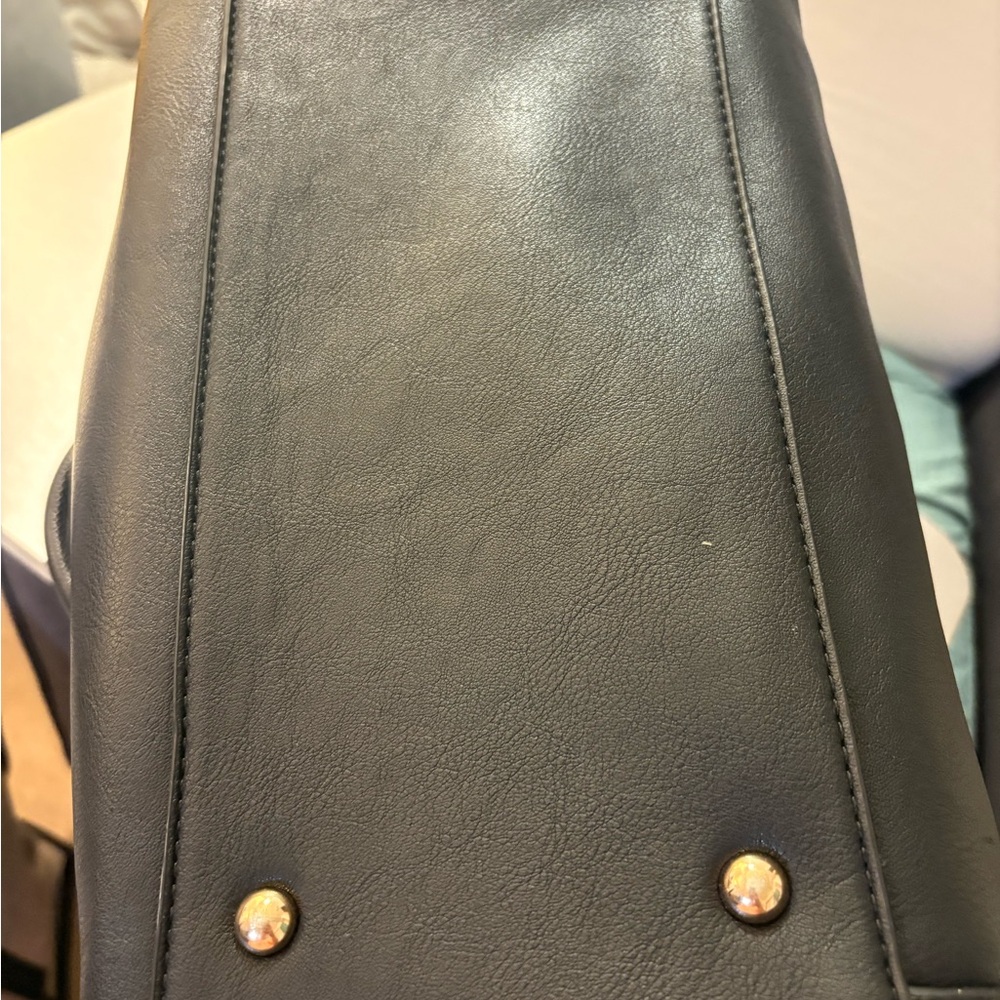 Crossbody Satchel Black and Gold Handbag - Picture 3 of 7
